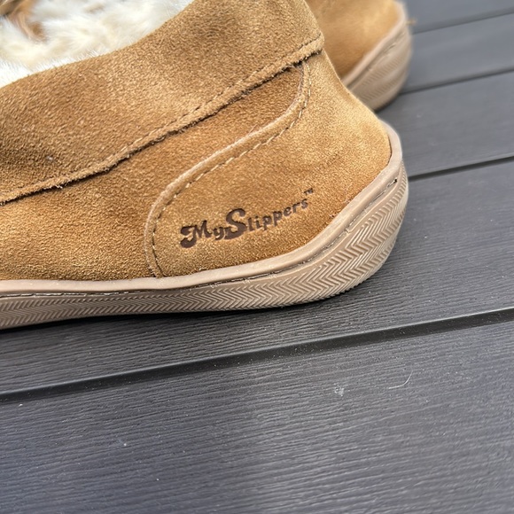 MY SLIPPERS BY MY PILLOW MOCCASIN STYLE SUEDE LEATHER SLIPPERS SIZE 9 - Picture 5 of 8